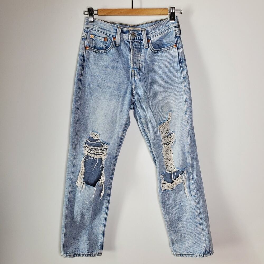 Levi's Premium destroyed  WEDGIE STRAIGHT FIT WOMEN'S JEANS Size 25